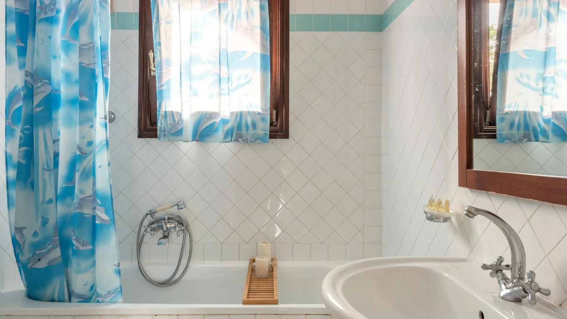 Charming Small Villa Bella Villetta Sleeps 4 Punta de su Torrione 0*,