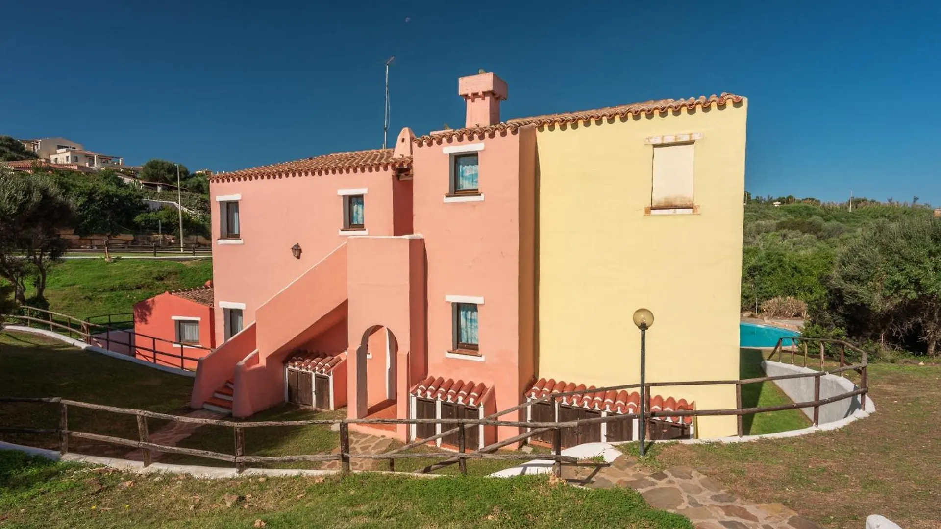 Charming Small Villa Bella Villetta Sleeps 4 Punta de su Torrione Lejlighed